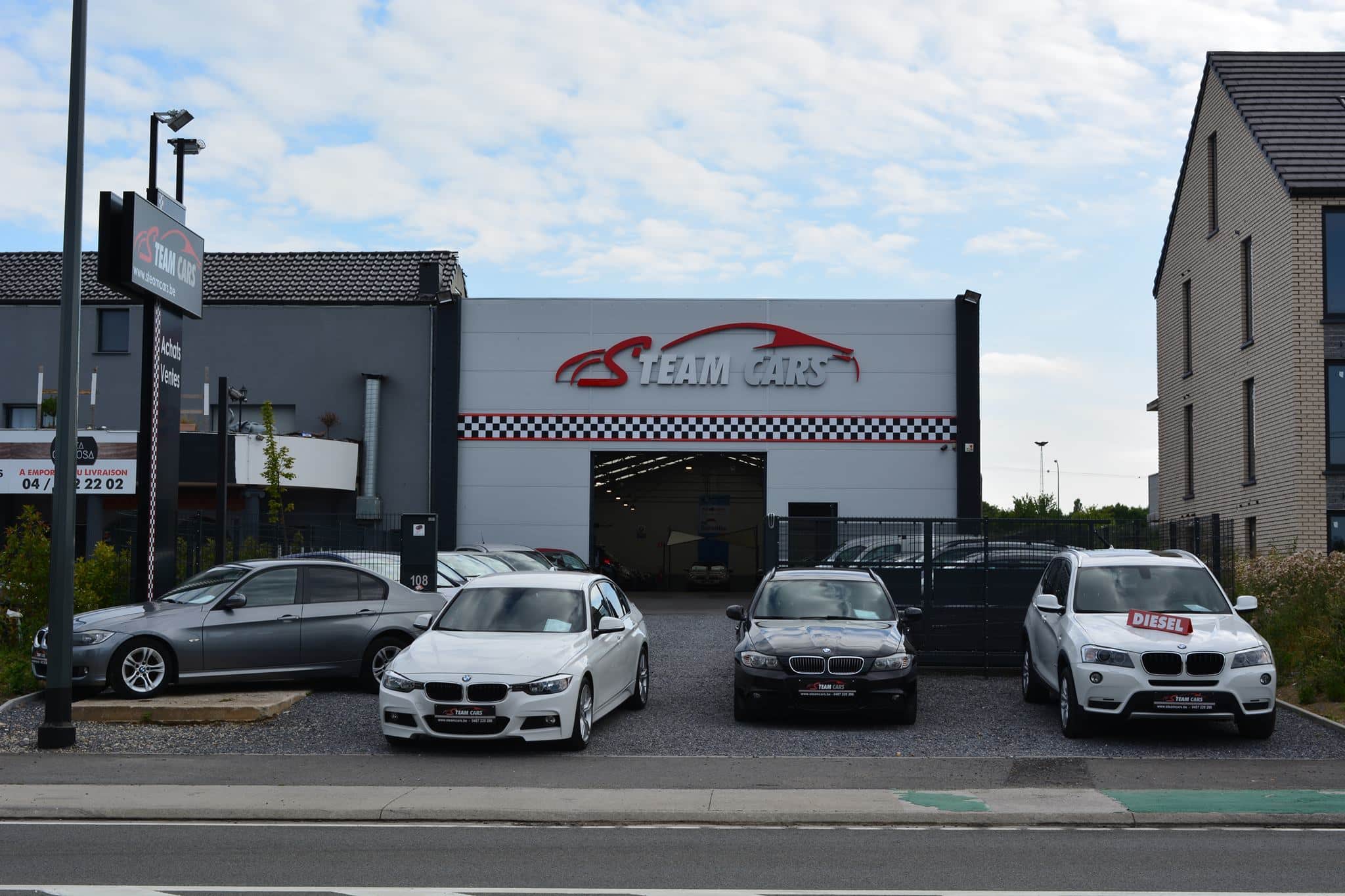 Entrée du garage s'team cars à Awans